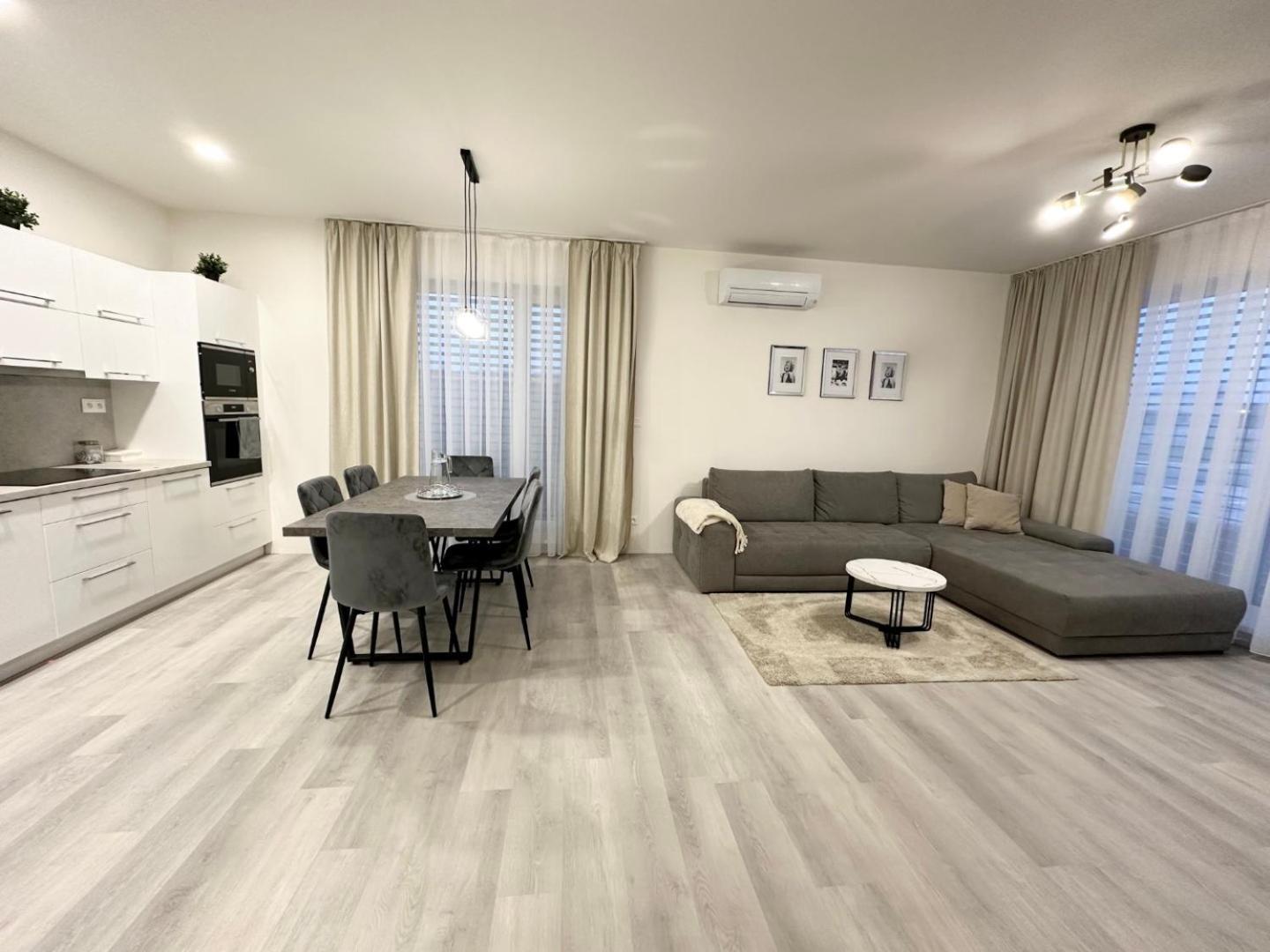 Klimatizovany Apartmanovy Dom S Virivkou, 9A Senec Exterior foto