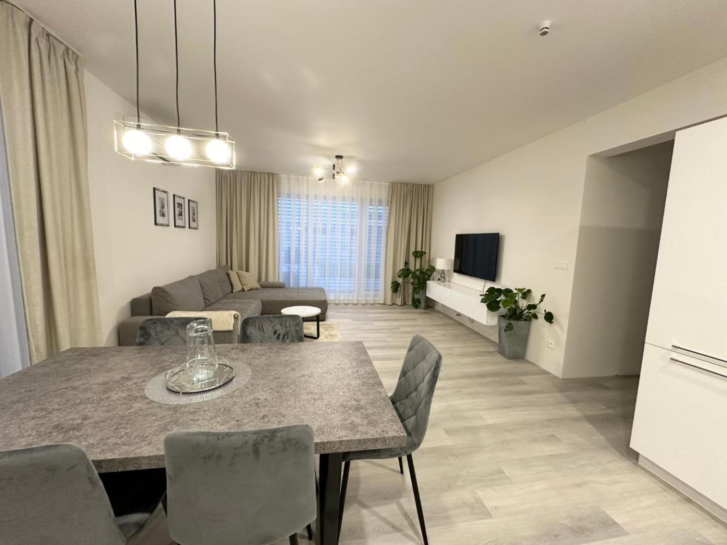 Klimatizovany Apartmanovy Dom S Virivkou, 9A Senec Exterior foto