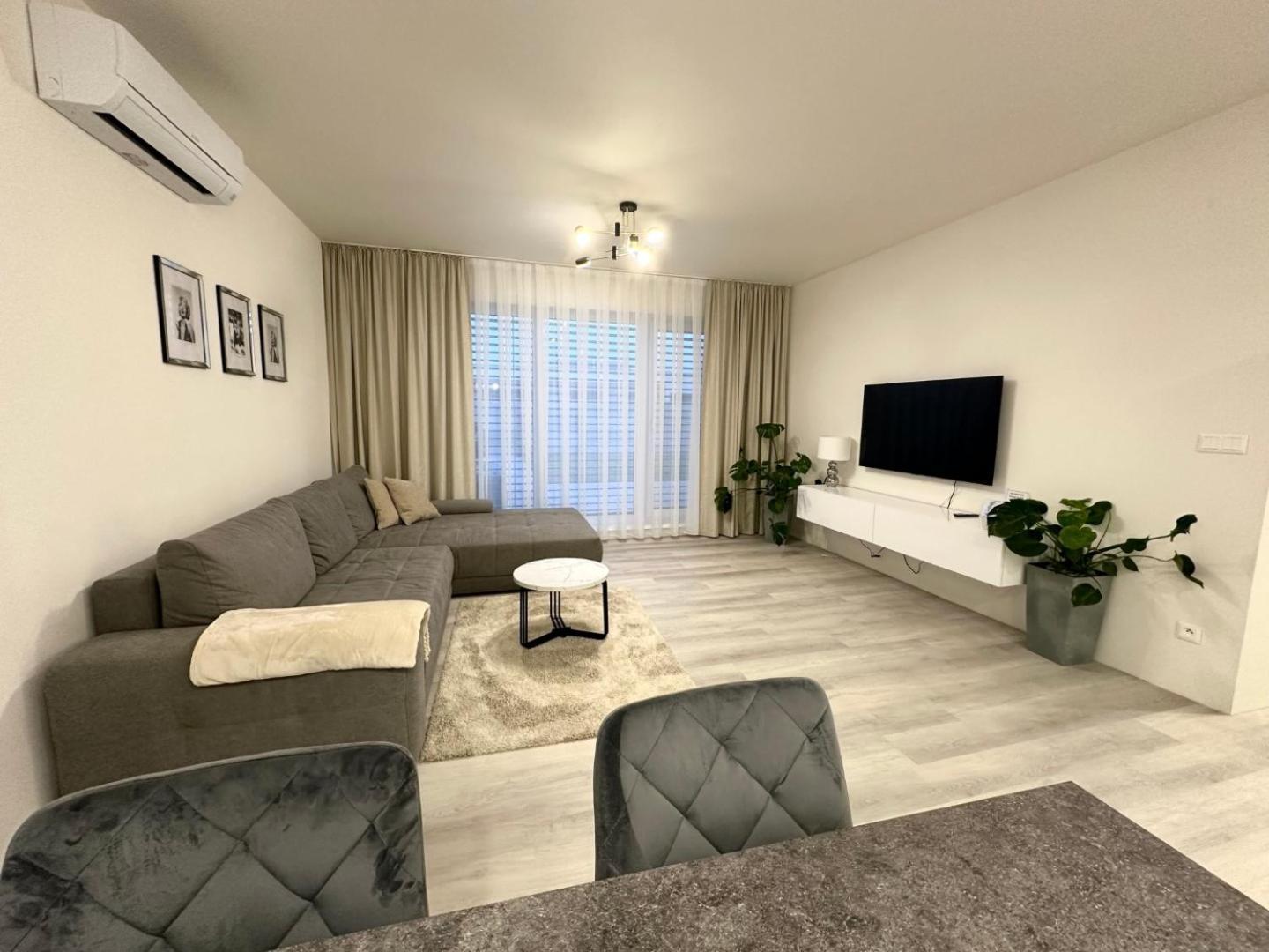 Klimatizovany Apartmanovy Dom S Virivkou, 9A Senec Exterior foto